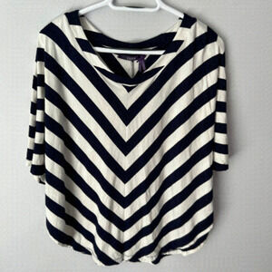 𝅺EUC Laurel, Size 10, Diagonal Cut, Loose Beautiful Top